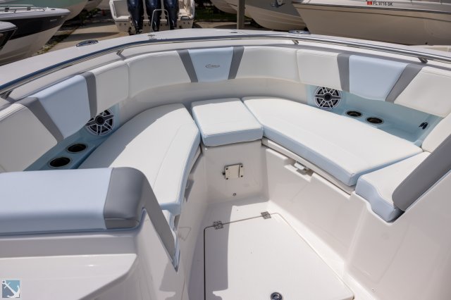 New 2024 Robalo R360 for sale